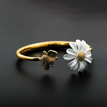 Load image into Gallery viewer, White Enamel Daisy Flower Vintage Elegant ring set
