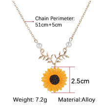 Load image into Gallery viewer, Pearl Sunflower Necklace