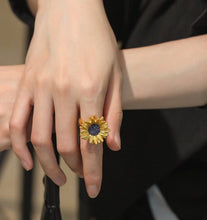 Load image into Gallery viewer, Sunflower Ring With Gift Box