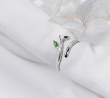 Load image into Gallery viewer, Green Vine Silver Ring