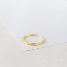 Load image into Gallery viewer, Personalized Paw Print Name Ring