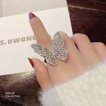 Load image into Gallery viewer, Adjust To Your Size - Elegant Rotating Crystal Ring