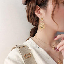 Load image into Gallery viewer, Honeycomb & Bee Earrings