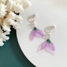 Load image into Gallery viewer, Glitter Mermaid Pearl Earrings