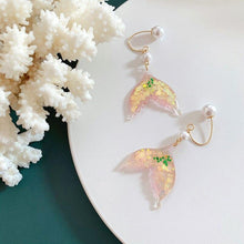 Load image into Gallery viewer, Glitter Mermaid Pearl Earrings