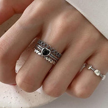 Load image into Gallery viewer, Black Heart Ring