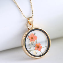 Load image into Gallery viewer, Dried Flower Necklace