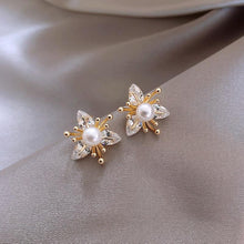 Load image into Gallery viewer, Crystal & Pearl Flower Earrings