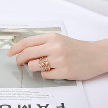 Load image into Gallery viewer, Hollow Flower & Crystal Ring