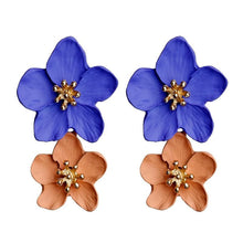 Load image into Gallery viewer, Orelia Flower Earrings