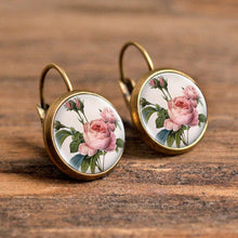 Load image into Gallery viewer, Vintage Flower Earrings