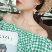 Load image into Gallery viewer, White Crystal Flower Earrings