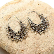 Load image into Gallery viewer, Bohemian Flower Hoop Earrings