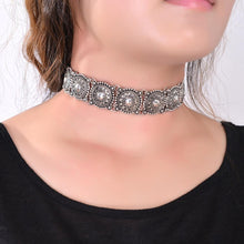 Load image into Gallery viewer, Silver Pendant Choker Necklace