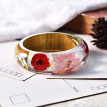Load image into Gallery viewer, Handmade Dried Flower Bracelet