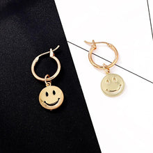 Load image into Gallery viewer, Smiley Face Earrings