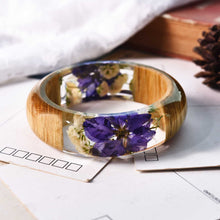 Load image into Gallery viewer, Handmade Dried Flower Bracelet