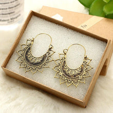 Load image into Gallery viewer, Bohemian Flower Hoop Earrings