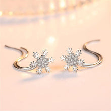 Load image into Gallery viewer, Snowflake Silver Drop Earrings