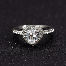 Load image into Gallery viewer, Crystal Heart Ring