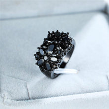 Load image into Gallery viewer, Black Crystal Oval Ring
