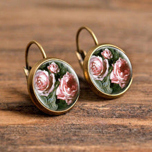 Load image into Gallery viewer, Vintage Flower Earrings