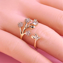 Load image into Gallery viewer, Crystal Butterfly & Leaf Ring
