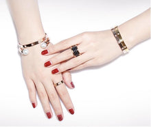 Load image into Gallery viewer, Luxury Bracelet (Buy 1 get 1 Free)