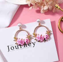 Load image into Gallery viewer, Flower & Pearl Hoop Earrings