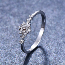 Load image into Gallery viewer, 925 Sterling Silver Snowflake Ring