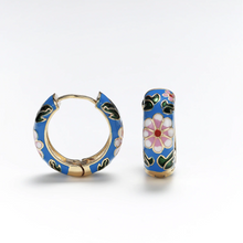 Load image into Gallery viewer, Gold Hoop Flower Earrings
