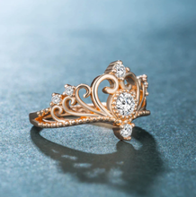 Load image into Gallery viewer, Queen style powerful wedding party rose gold CZ rings