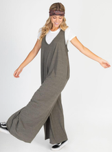 Load image into Gallery viewer, Jumpsuit stricken