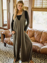 Load image into Gallery viewer, Jumpsuit stricken