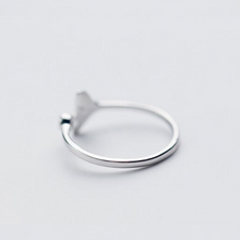 Load image into Gallery viewer, Whale Tail Sterling Silver Ring