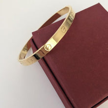 Load image into Gallery viewer, Luxury Bracelet (Buy 1 get 1 Free)