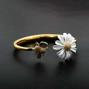 White Enamel Daisy Flower Vintage Elegant ring set