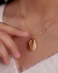 【Hot Sale】Engraved Drop Shaped Family Necklace