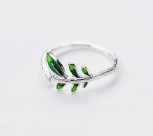 Load image into Gallery viewer, Green Vine Silver Ring

