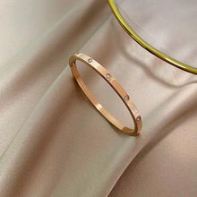 Load image into Gallery viewer, Luxury Bracelet (Buy 1 get 1 Free)
