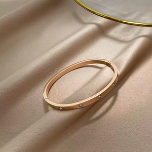 Luxury Bracelet (Buy 1 get 1 Free)
