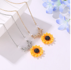 Pearl Sunflower Necklace