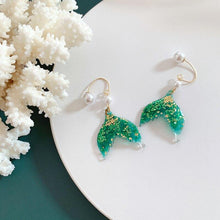 Load image into Gallery viewer, Glitter Mermaid Pearl Earrings
