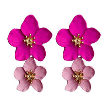 Load image into Gallery viewer, Orelia Flower Earrings

