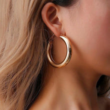 Load image into Gallery viewer, Thick Hoop Earrings
