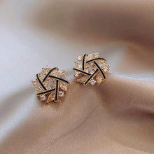 Load image into Gallery viewer, Black &amp; Gold Flower Earrings
