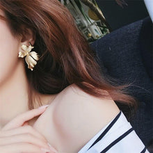 Load image into Gallery viewer, Geometric Flower Petal Earrings
