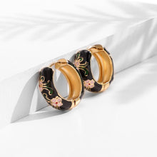 Load image into Gallery viewer, Gold Hoop Flower Earrings
