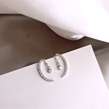 Load image into Gallery viewer, Delicate Crescent Moon Earrings
