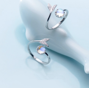 Whale Tail Moonstone Ring